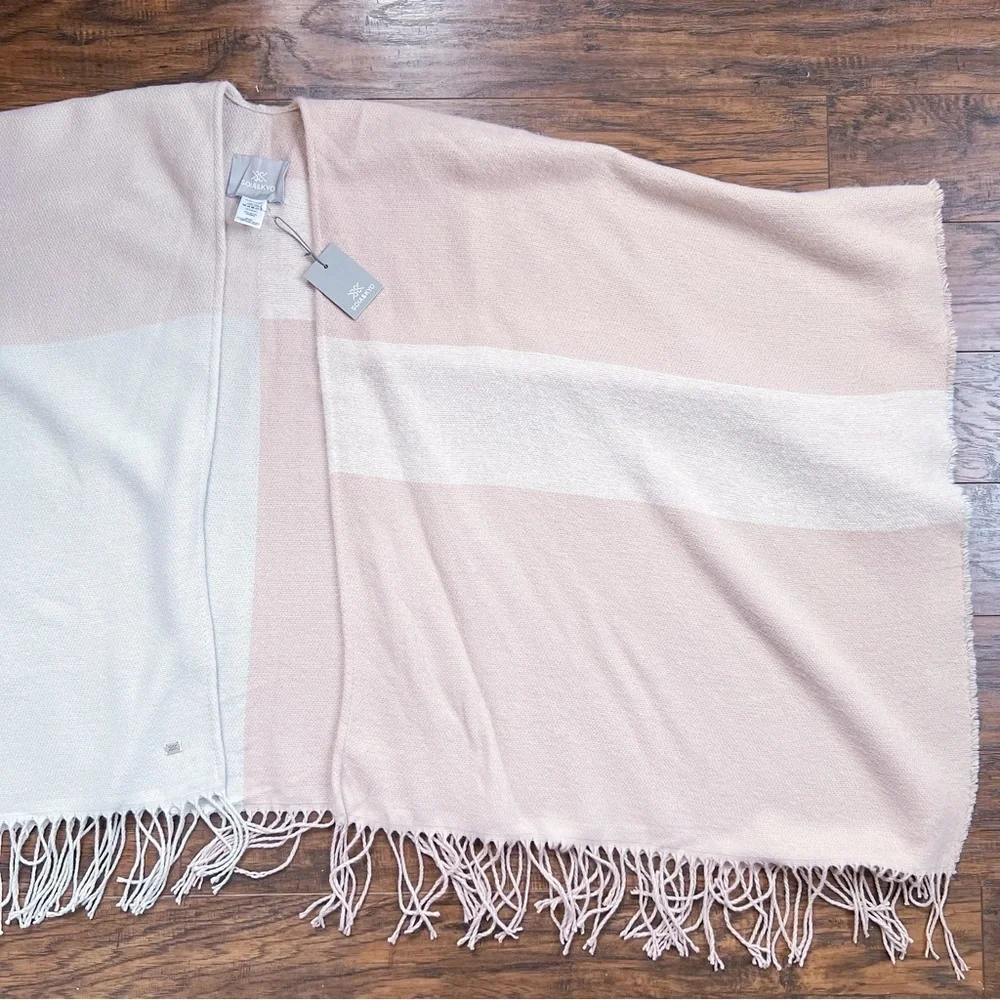 SOIA & KYO • Yadira Woven Scarfigan wrap shawl poncho scarf pink beige fringed